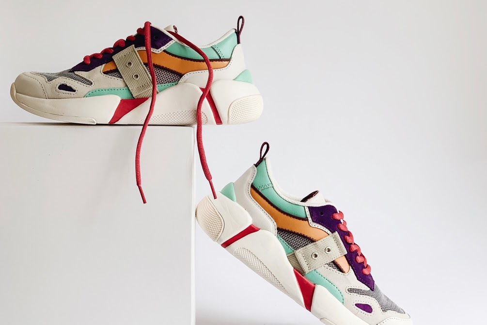 custom sneaker business