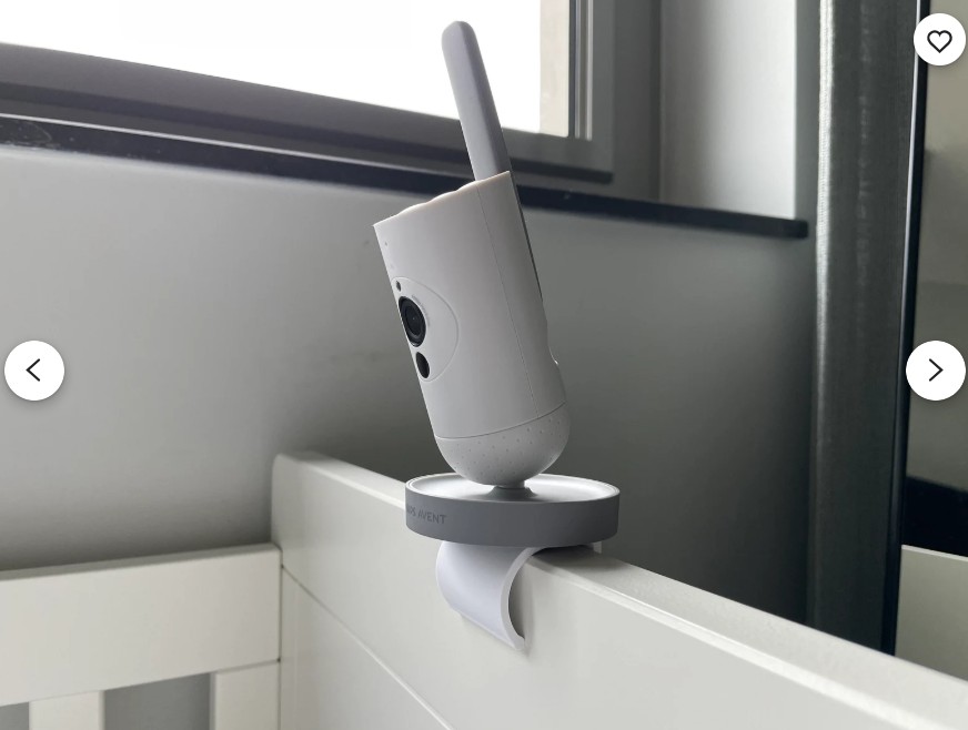 dropship baby products: smart baby monitor attached to a bedside