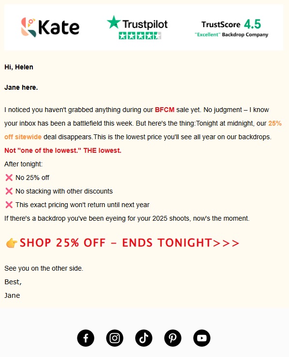 Email marketing examples: An email from Kate Backdrop offering 25% off sitewide, highlighting that it’s the lowest price for backdrops. The message urges the recipient to shop before the sale ends at midnight. Trustpilot ratings and social icons are shown.